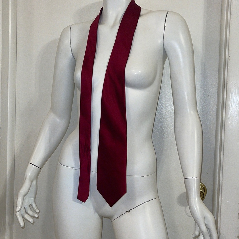 Arrow neck tie red